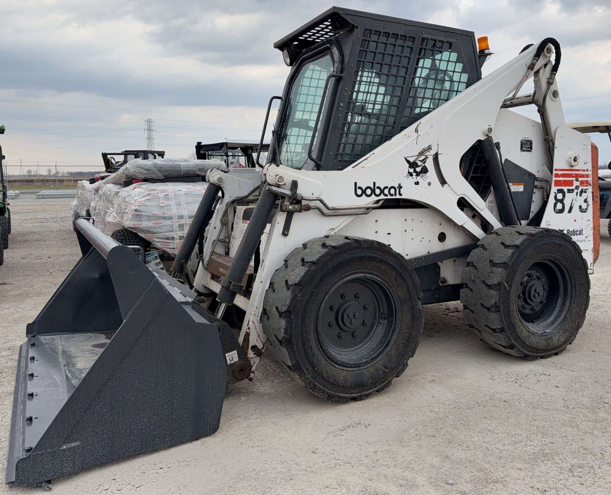 Bobcat 873 Equipment Image0