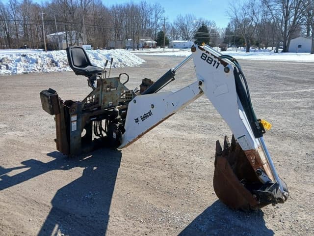 Image of Bobcat 8811 equipment image 2