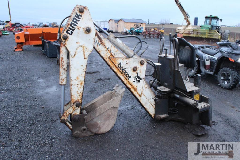 Main image Bobcat 909
