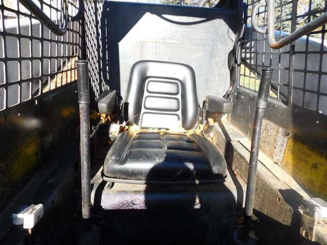 Image of Bobcat 943 equipment image 3