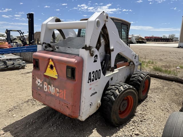 Image of Bobcat A300 equipment image 2