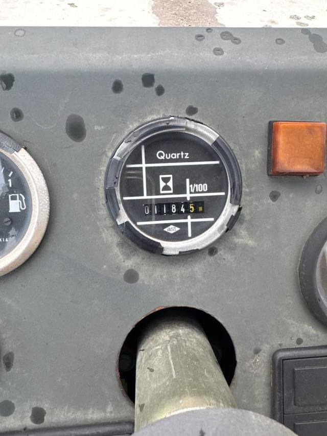 Image of Bobcat B100 equipment image 4
