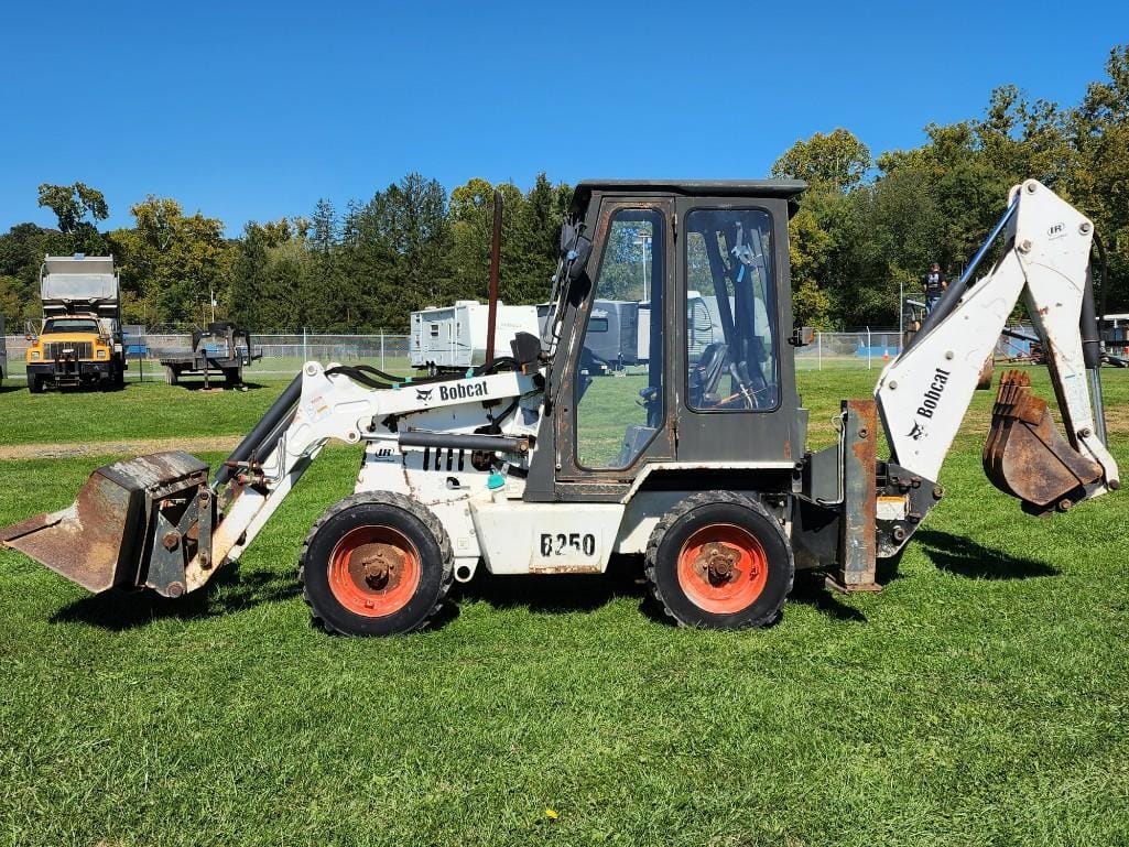 Main image Bobcat B250T