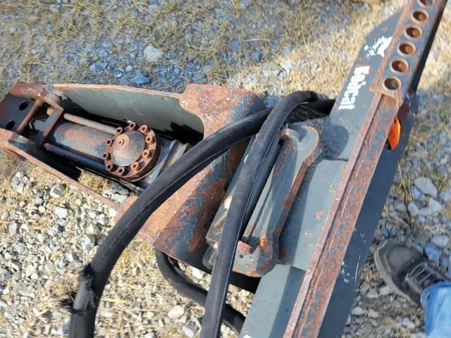 Image of Bobcat B950 equipment image 3