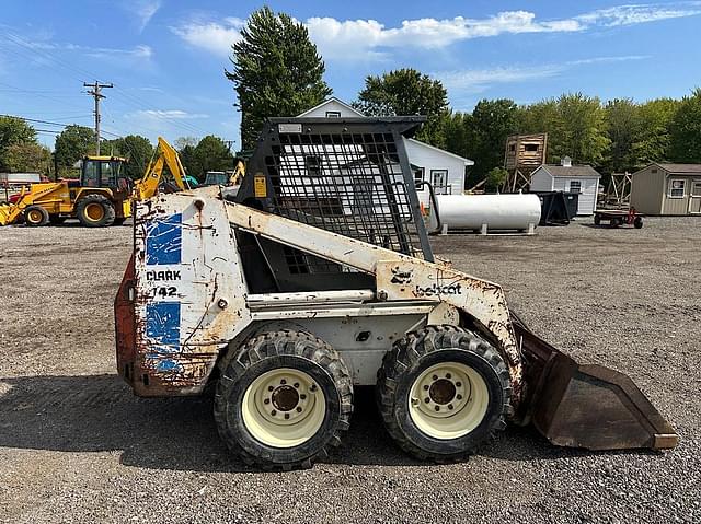 Image of Bobcat 742 equipment image 3