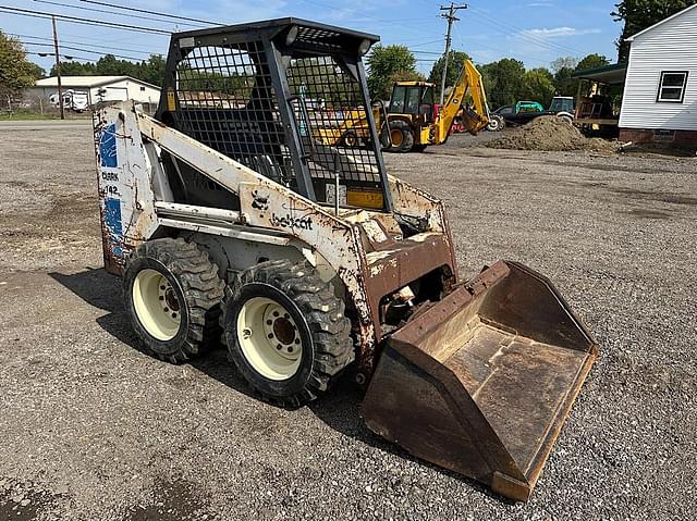 Image of Bobcat 742 equipment image 2