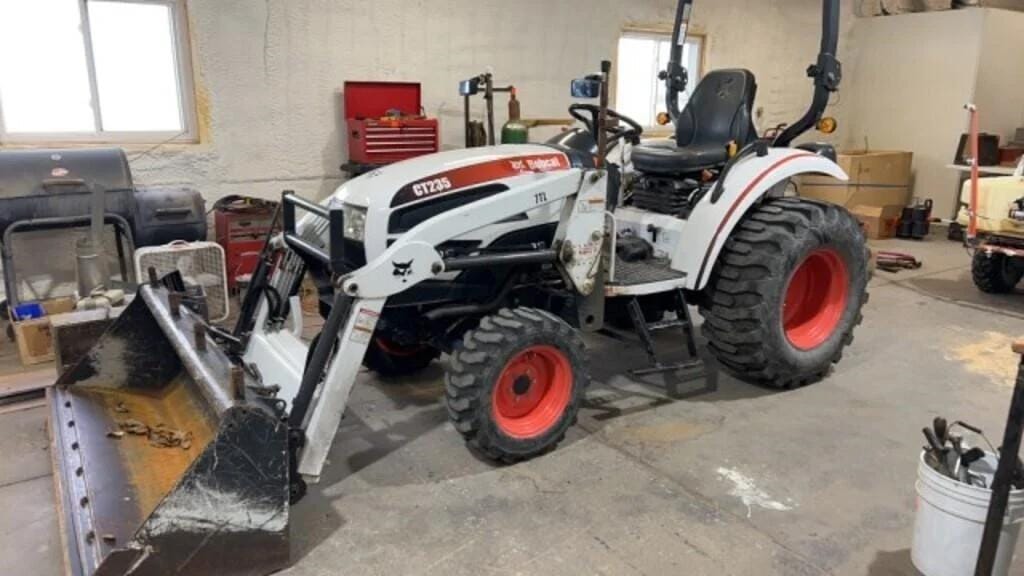 Main image Bobcat CT235