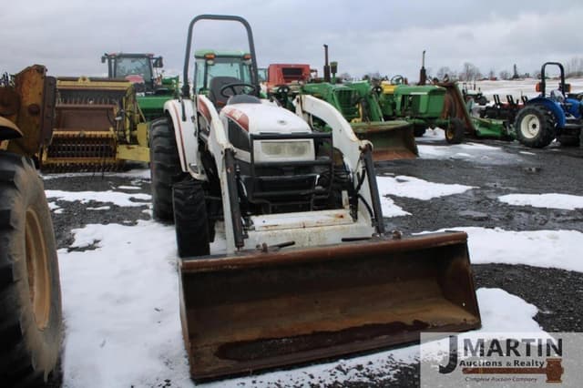 Image of Bobcat CT445 equipment image 1