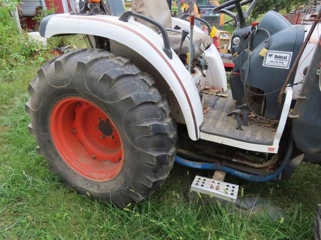 Image of Bobcat CT450 equipment image 4