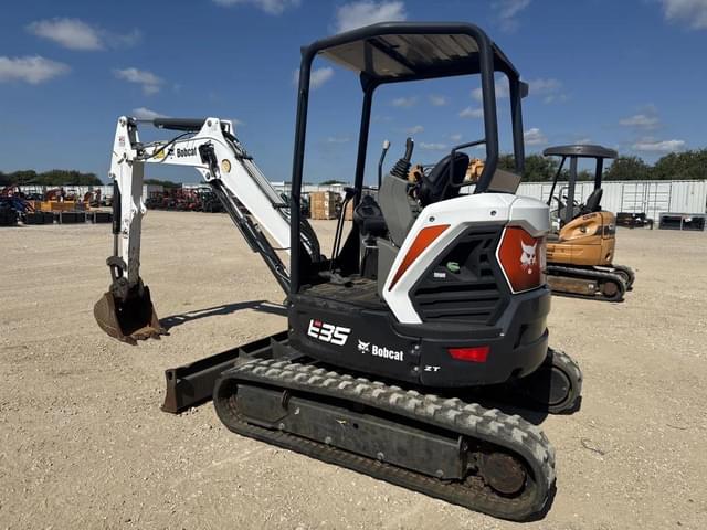 Image of Bobcat E35i equipment image 2