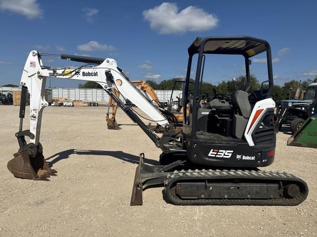 Image of Bobcat E35i equipment image 1