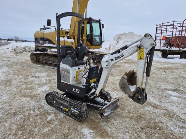Image of Bobcat E10 equipment image 4