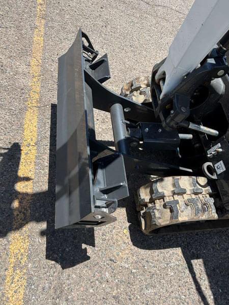 Image of Bobcat E20 equipment image 4