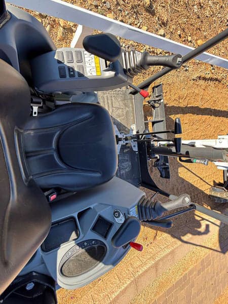 Image of Bobcat E20 equipment image 4