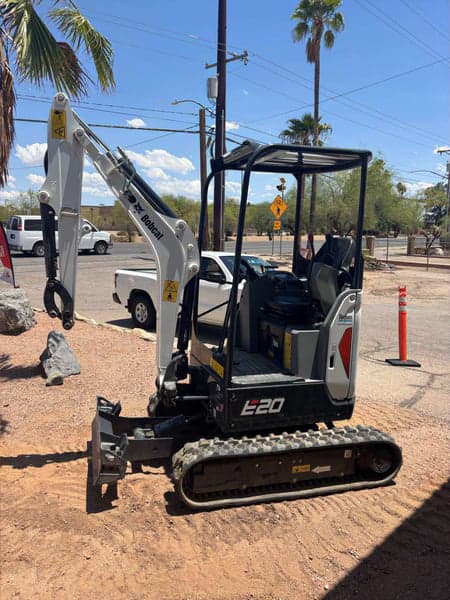 Image of Bobcat E20 equipment image 4