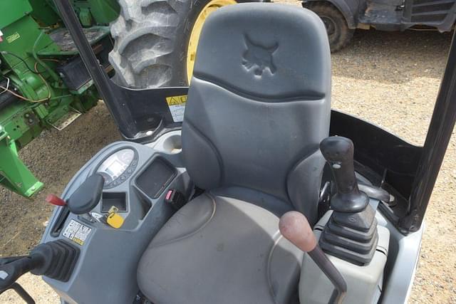 Image of Bobcat E20 equipment image 3
