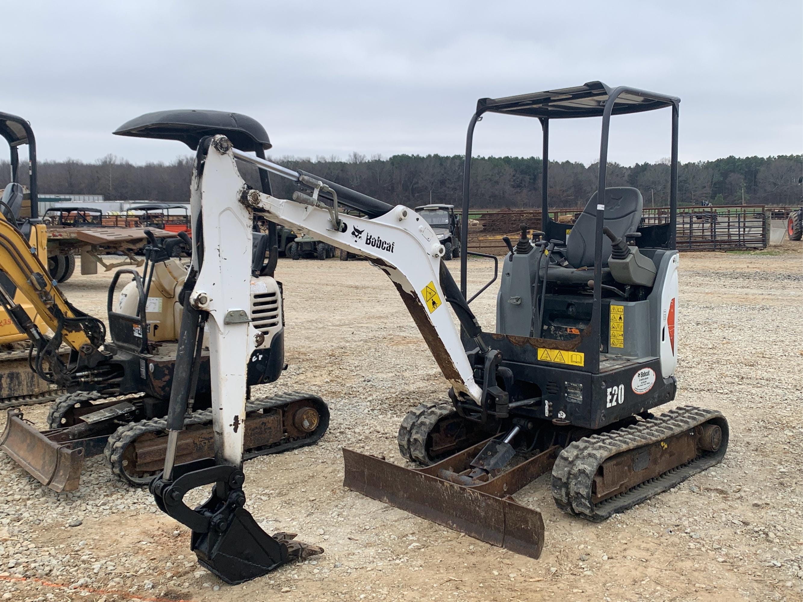 Main image Bobcat E20
