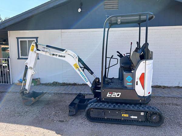 Image of Bobcat E20 equipment image 4