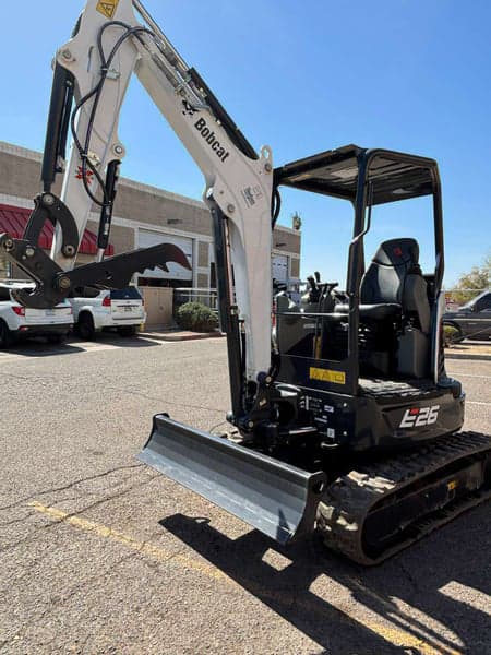 Image of Bobcat E26 equipment image 4