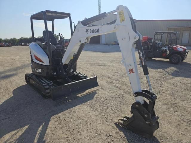 Image of Bobcat E26 equipment image 3