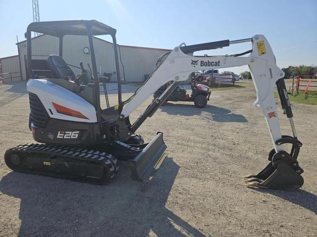 Image of Bobcat E26 equipment image 4
