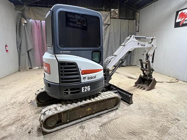 Image of Bobcat E26 equipment image 4