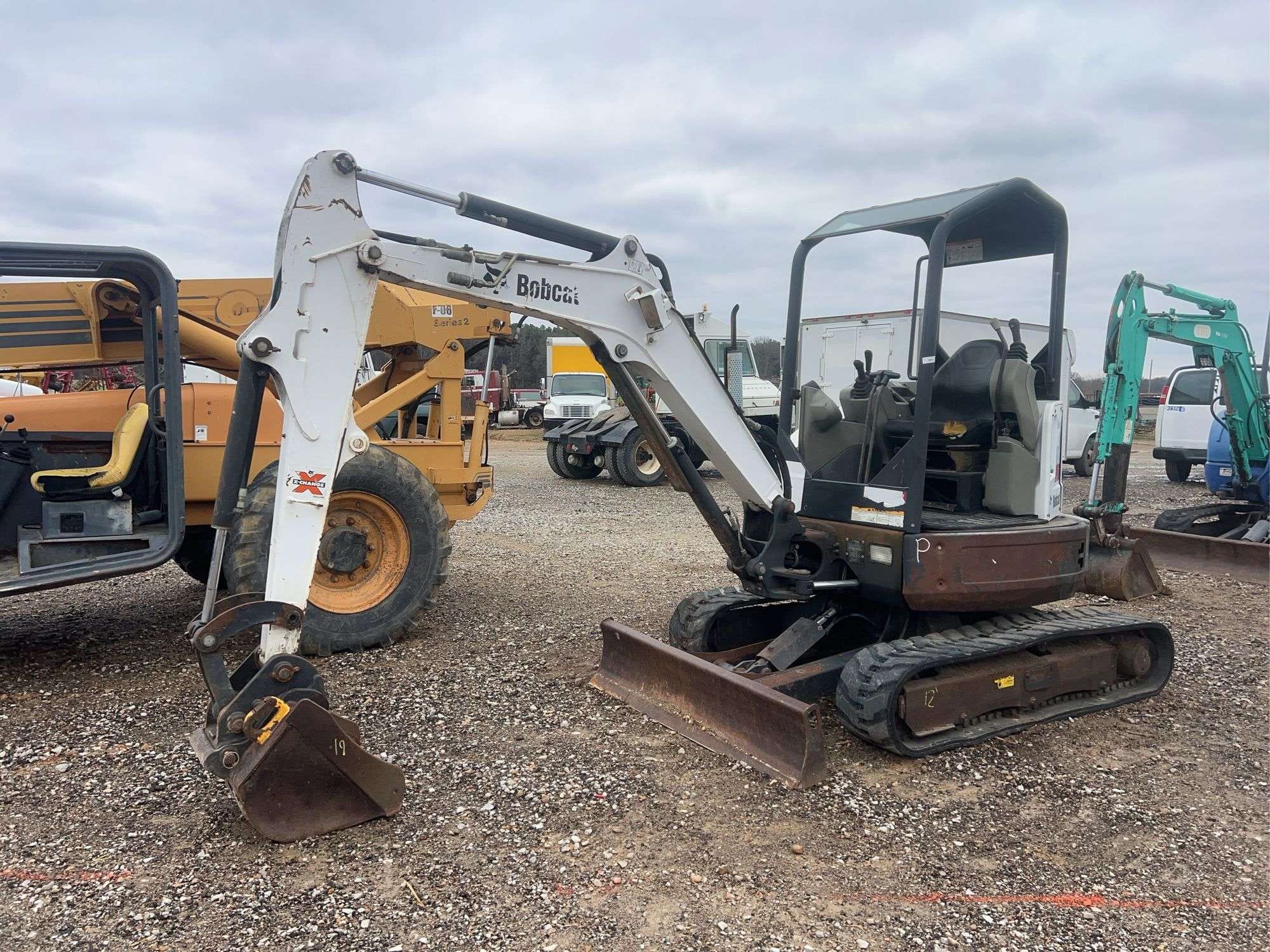 Bobcat E26 Equipment Image0