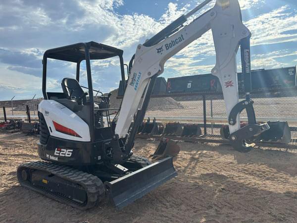 Image of Bobcat E26 equipment image 2