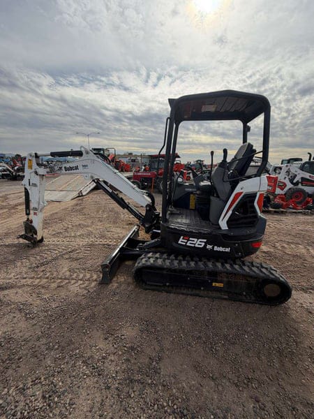Bobcat E26 Equipment Image0