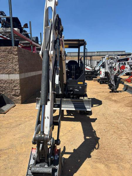 Image of Bobcat E32 equipment image 2