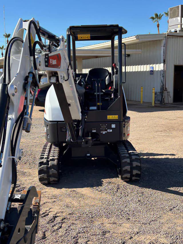 Image of Bobcat E32 equipment image 2