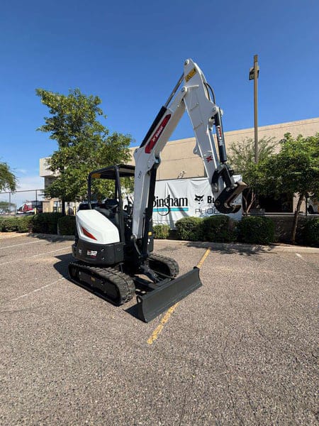 Bobcat E32 Equipment Image0