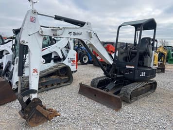 Main image Bobcat E32