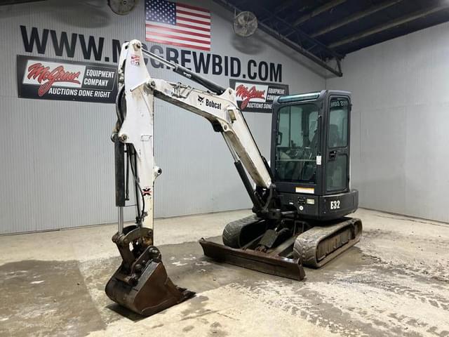 Image of Bobcat E32 equipment image 1