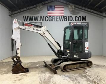 Main image Bobcat E32