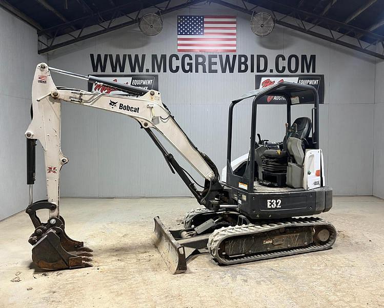 Image of Bobcat E32 Primary image