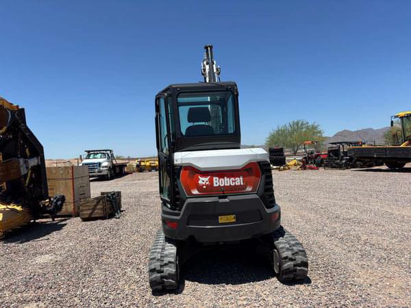 Image of Bobcat E35 equipment image 3