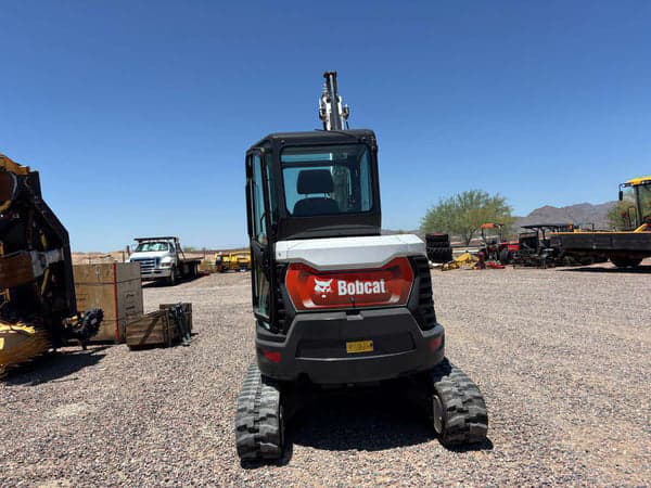 Image of Bobcat E35 equipment image 3