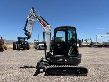 Main image Bobcat E35