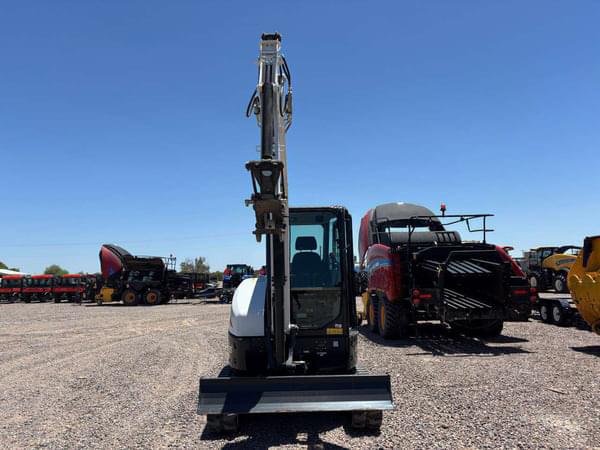 Image of Bobcat E35 equipment image 2