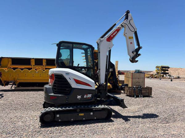 Image of Bobcat E35 equipment image 1