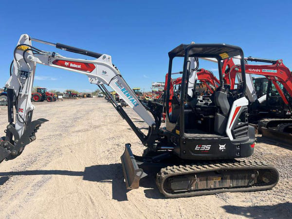 Main image Bobcat E35
