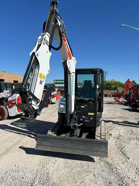 Image of Bobcat E35 equipment image 2