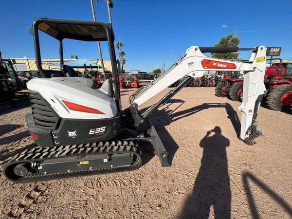 Image of Bobcat E35 equipment image 1