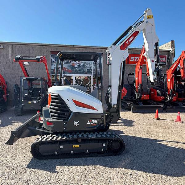 Image of Bobcat E35 equipment image 1