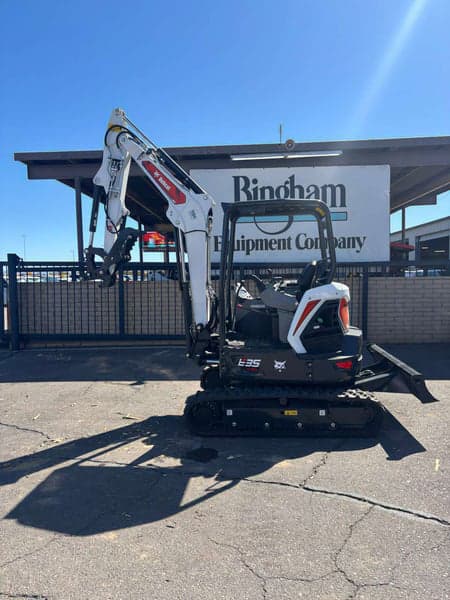 Image of Bobcat E35 equipment image 4