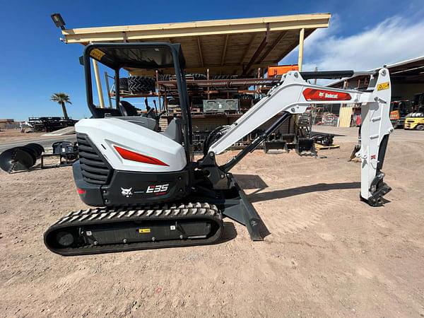 Image of Bobcat E35 equipment image 1