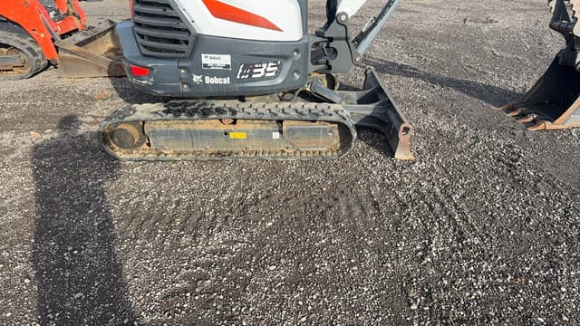 Image of Bobcat E35 equipment image 4