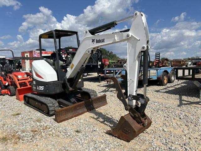 Image of Bobcat E35 equipment image 1