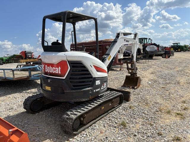 Image of Bobcat E35 equipment image 2